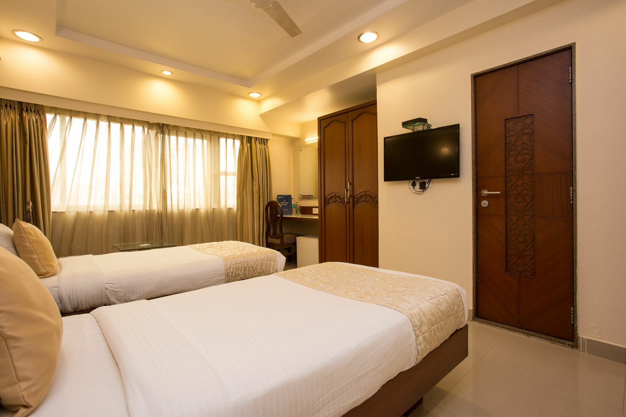 Oyo 10007 Hotel Grace Residency ムンバイ エクステリア 写真